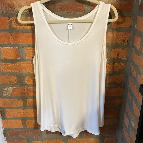 Old Navy Luxe Scoop Neck Tank - Picture 1 of 9